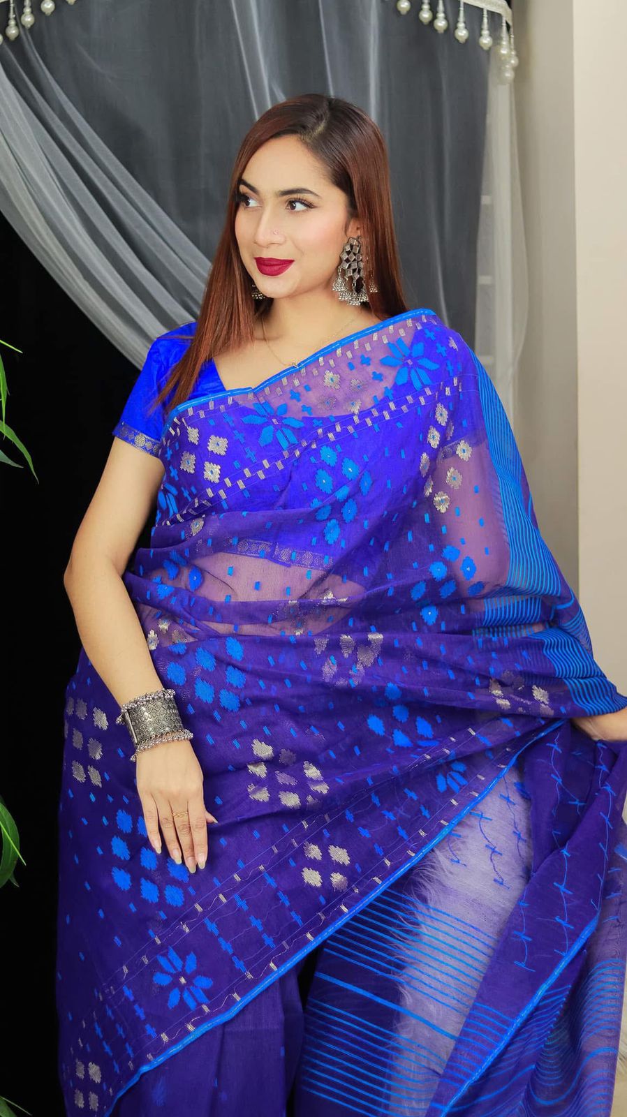 ৬০ কাউন্ট সুতার জামদানি শাড়ির সাথে ব্লাউজ পিছ। DJS-13