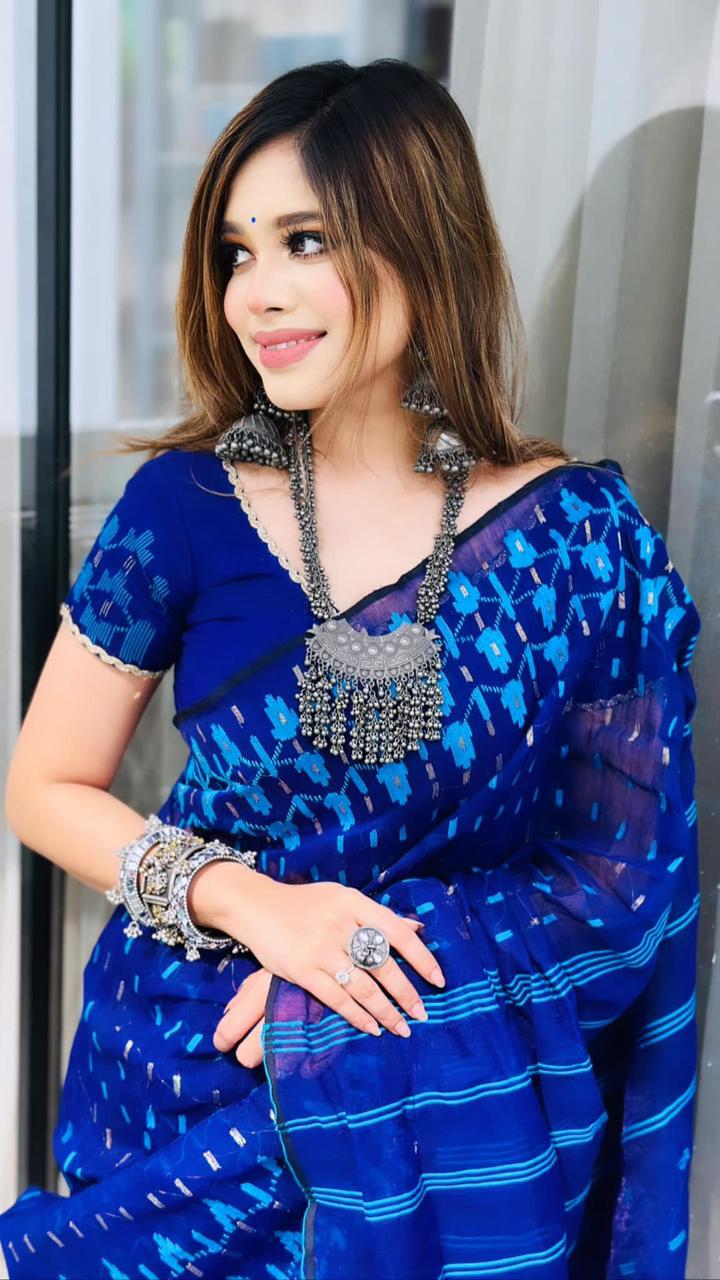 ৬০ কাউন্ট সুতার জামদানি শাড়ির সাথে ব্লাউজ পিছ। DJS-05