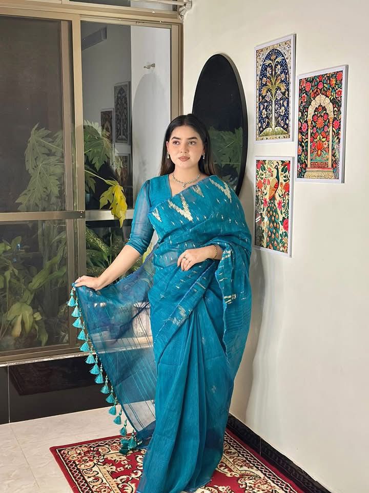 ৬০ কাউন্ট সুতার জামদানি শাড়ির সাথে ব্লাউজ পিছ। DJS-04