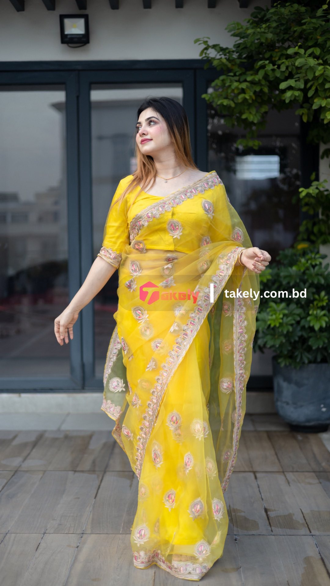 এক্সক্লুসিভ অর্গানজা পার্টি শাড়ি। EMB-109